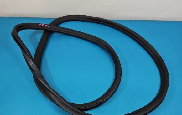 BMW 5 G30 G31 G38 Front door rubber seal 7337000A IMPRK1593254