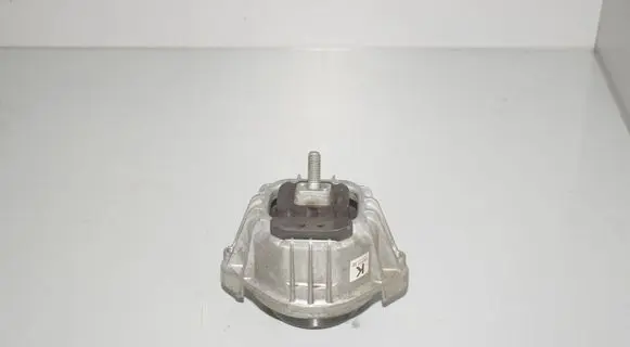Engine mount bracket