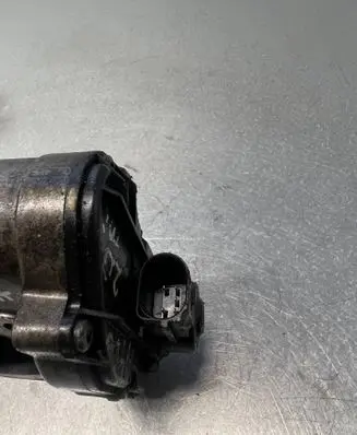 Audi A4 S4 B6 8E 8H Electric throttle body valve 06d131503c