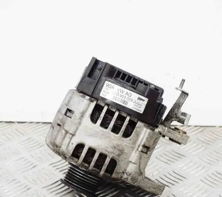 Volkswagen Tiguan Generator/alternator 03D903025J 309262089