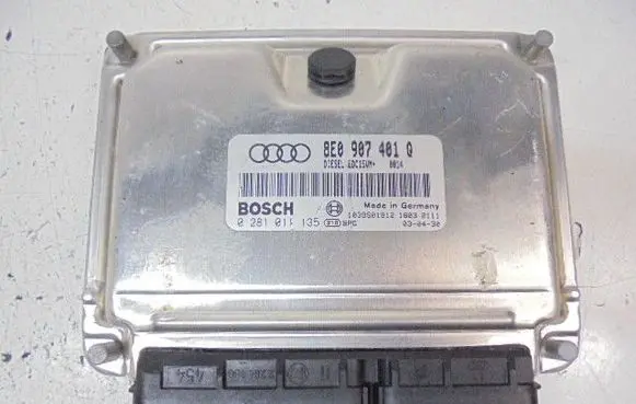 Audi A4 S4 B6 8E 8H Engine control unit/module ECU 8E0907401Q