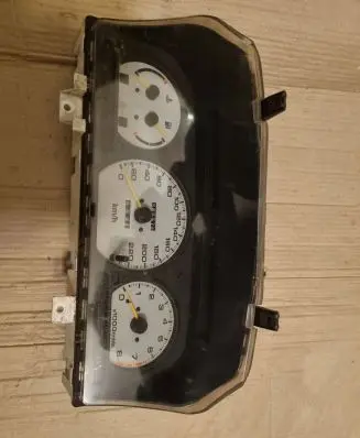 Mitsubishi Space Runner Speedometer (instrument cluster) MR240569 266990