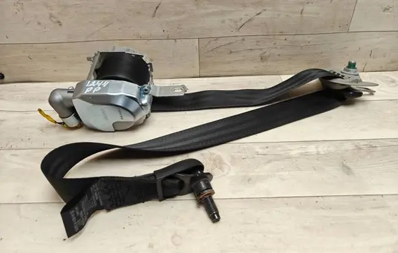 Hyundai i40 Front seatbelt 888203Z000RY