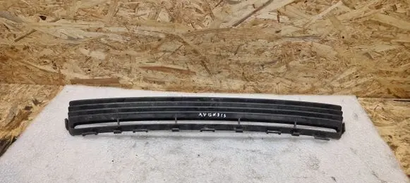 Toyota Avensis T250 Front bumper lower grill 5311205050B