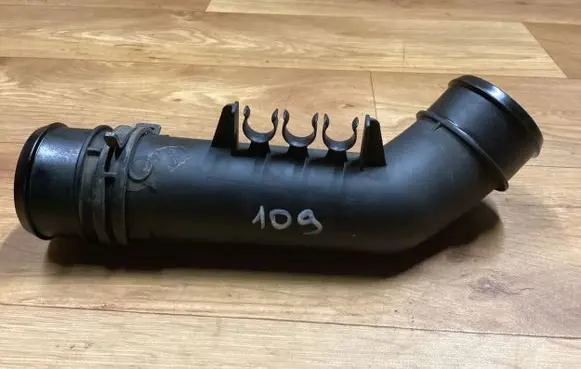 Volkswagen PASSAT B6 Intercooler hose/pipe 3C0145770B