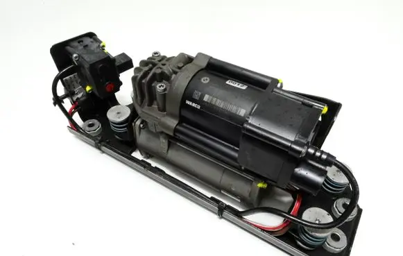 BMW 5 GT F07 Air suspension compressor/pump 6875176 24449710 10R036089