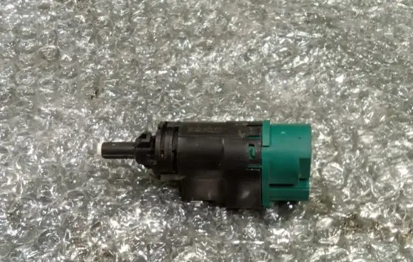 Brake pedal sensor switch