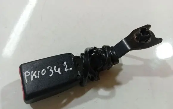 Mitsubishi Lancer X Front seatbelt buckle E034501