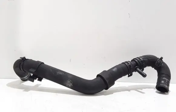 Volkswagen Touareg I Engine coolant pipe/hose