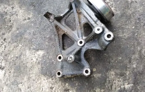 Mitsubishi Galant Generator/alternator bracket 