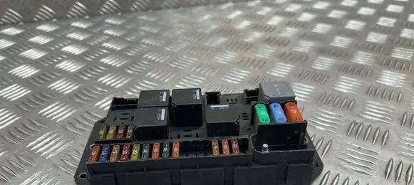 Jaguar XJ X351 Fuse module AW9314A073BC