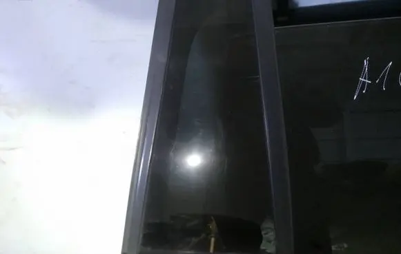 Rear vent window glass
