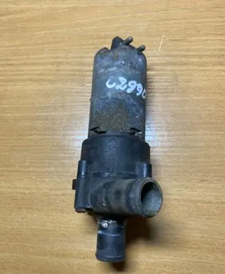 Mercedes-Benz C W203 Water pump 2038350064 C2990