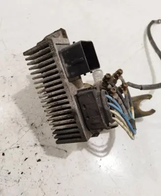 Renault Megane III Glow plug pre-heat relay 8200558438A