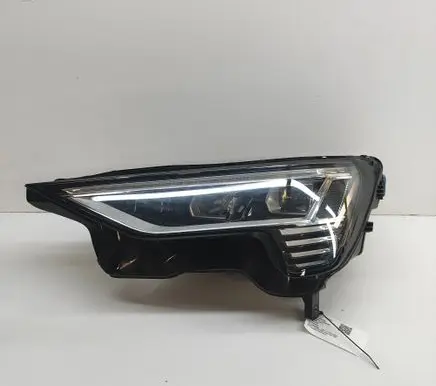 Audi e-tron Headlight/headlamp 4KE941039