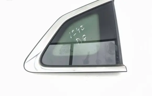 Nissan Qashqai Rear side window