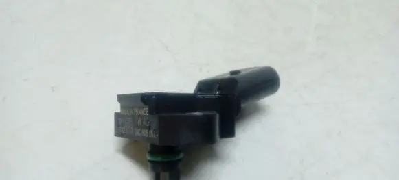 Volkswagen Golf VII Air pressure sensor 04C906051