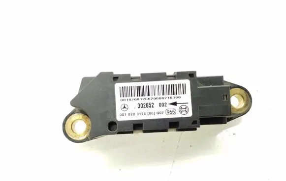 Mercedes-Benz C W203 Airbag deployment crash/impact sensor 0018209126