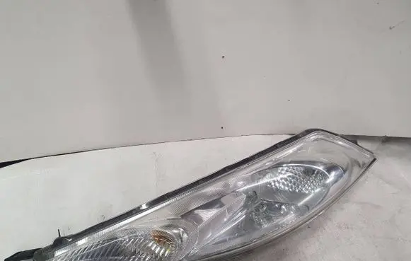 Nissan Juke I F15 Headlight/headlamp 14492