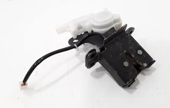 Mazda 3 I Tailgate/trunk/boot lock/catch/latch