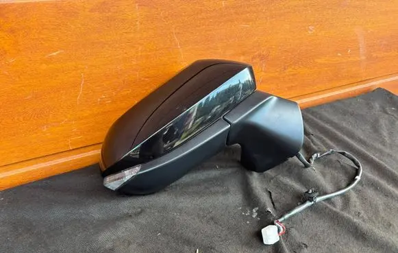 Toyota Yaris Cross Front door electric wing mirror