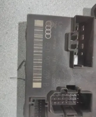 Audi A4 S4 B6 8E 8H Comfort/convenience module 8E0907279B