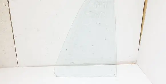 Nissan Sunny Rear vent window glass 43R00122 M273SAS2