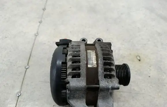 BMW 1 E81 E87 Generator/alternator 7550468
