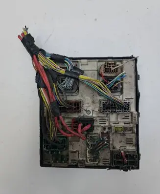 Renault Zoe Fuse module 284B64259R JSM2010