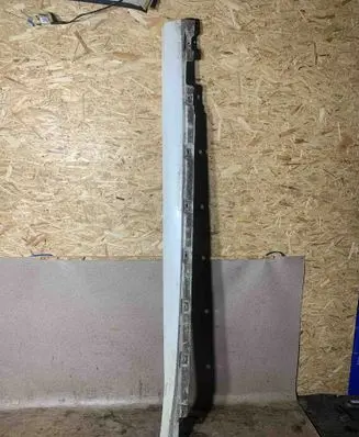 Mercedes-Benz R W251 Sill
