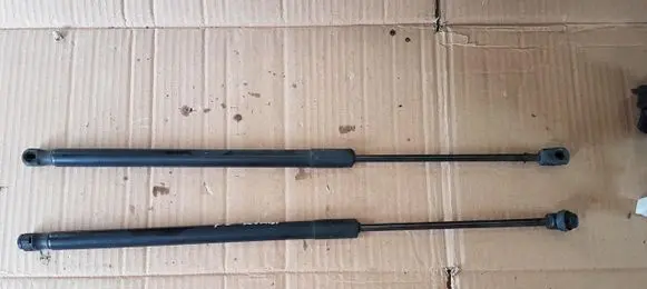 Ford Focus Tailgate strut 