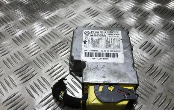 Audi A6 S6 C6 4F Airbag control unit/module 4f0959655b 4f0910655c