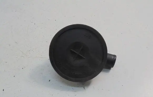 Audi 80 90 B3 Breather valve 076129101