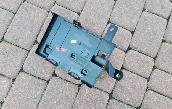 Opel Astra K Other engine bay part 39239096