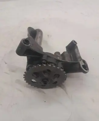 Skoda Octavia Mk1 (1U) Oil pump 06A115121