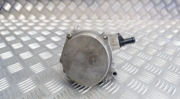 Volkswagen PASSAT CC Vacuum pump 06H145100AB