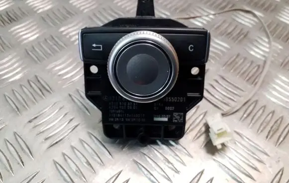 Multifunctional control switch/knob