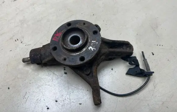 Peugeot 308 Front wheel hub spindle knuckle
