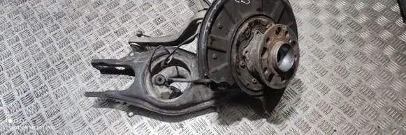 Rear wheel hub spindle/knuckle