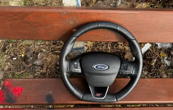 Ford Focus ST Steering wheel
