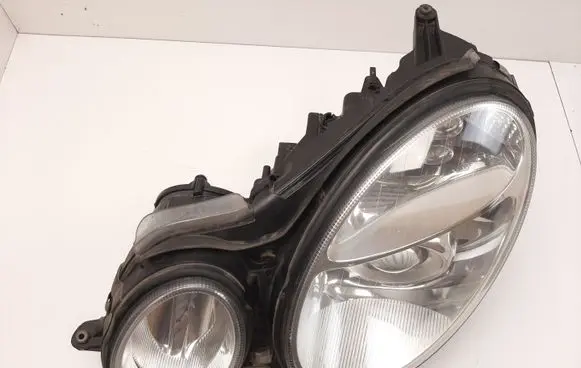 Mercedes-Benz E W211 Headlight/headlamp 16156300 5DV00829000 A0028202426