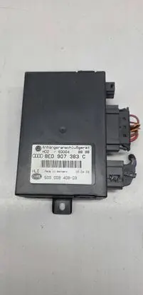 Volkswagen Touran I Tow bar trailer control unit/module 8E0907383C 5DS00840803