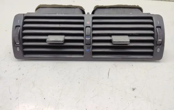 BMW 5 E39 Dash center air vent grill 8361895 8370741 8363199