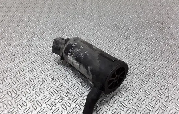 Volvo V70 Windscreen/windshield washer pump