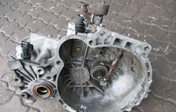 Hyundai Matrix Manual 5 speed gearbox J51873 G4ED
