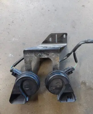 Audi A6 S6 C6 4F Horn signal 703881165