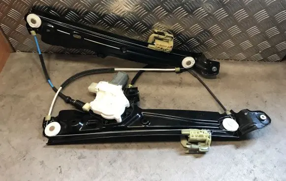 BMW 5 F10 F11 Front door electric window regulator 7231887