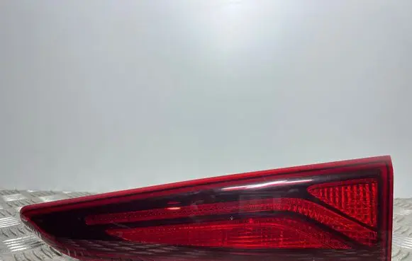 Hyundai Kona I Tailgate rear/tail lights 92404J90