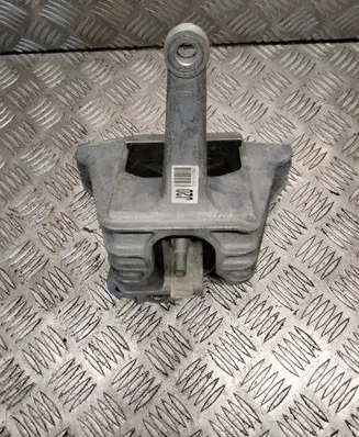 KIA Xceed Engine mount bracket 21812J7200