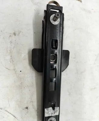 Volvo XC90 Seat belt adjustment rail 31332261 6841835